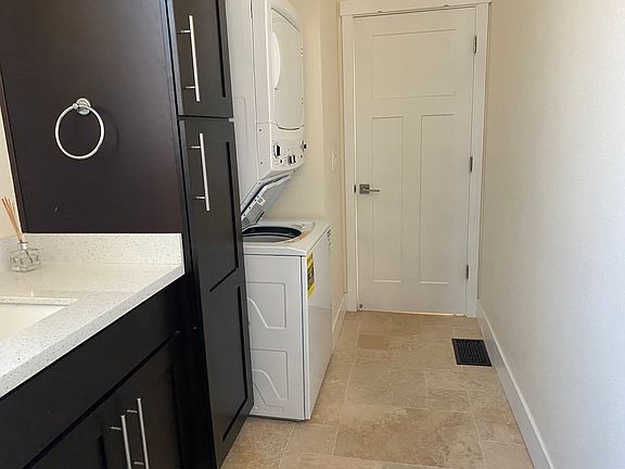 5th image of 1431 Glenmoor Way
