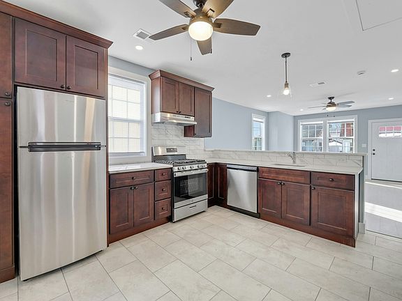 4th image of 335-337 6th Ave #1