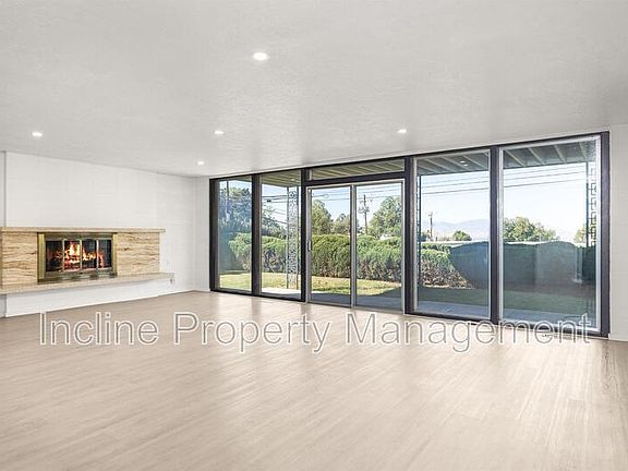 4th image of 2010 S Laurelhurst Dr #B