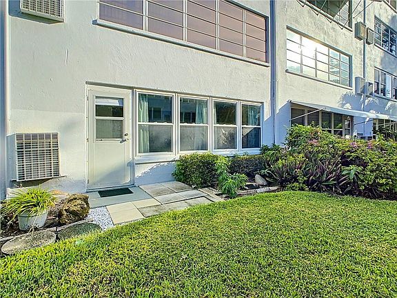 3rd image of 3018 59th St S APT 105