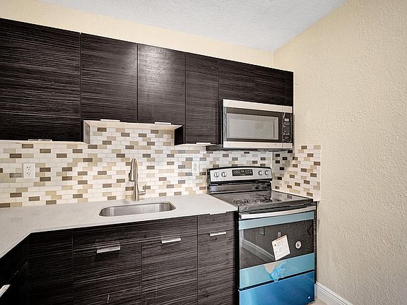 4th image of 2741 NW 1st St #3