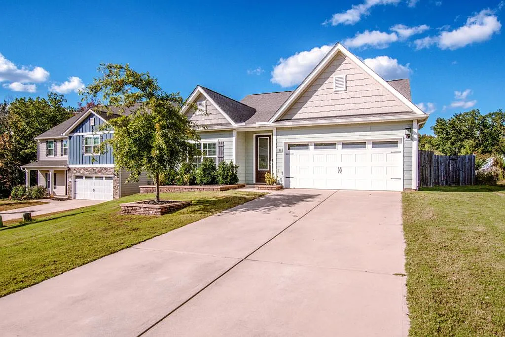 128 Wheelwright Wy — Photo 3