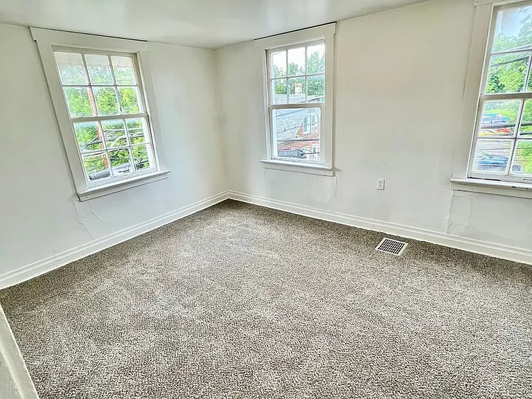 105 N Ridge St — Photo 11