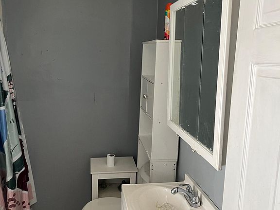 4th image of 1451 W 84th St
