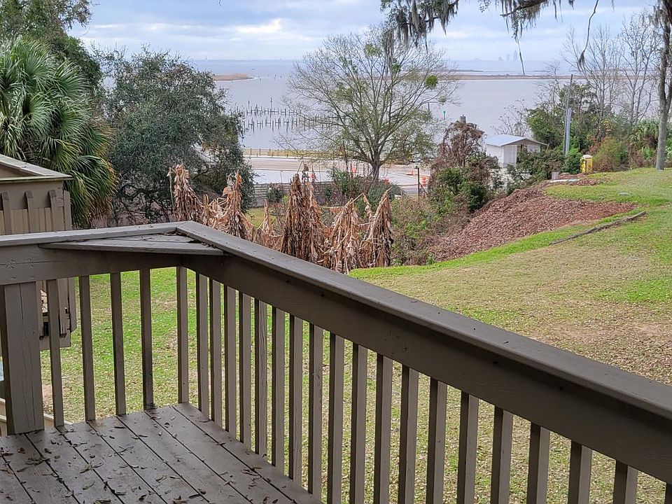 Direct view of Mobile Bay from over-sized back deck.