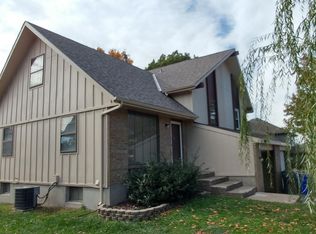 1607 E Cedar Pl, Olathe, KS 66062