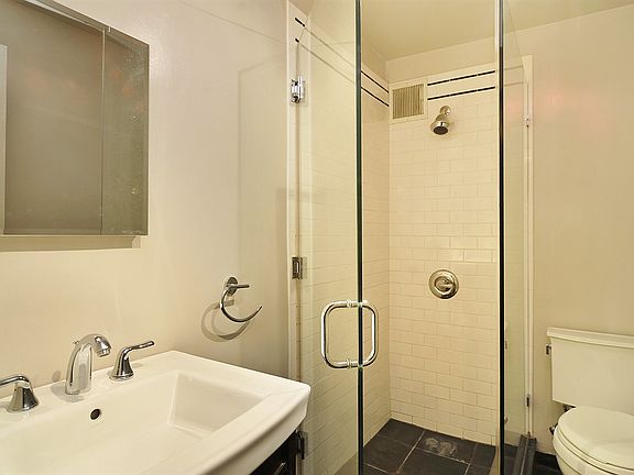5th image of 249 8th Ave #10F