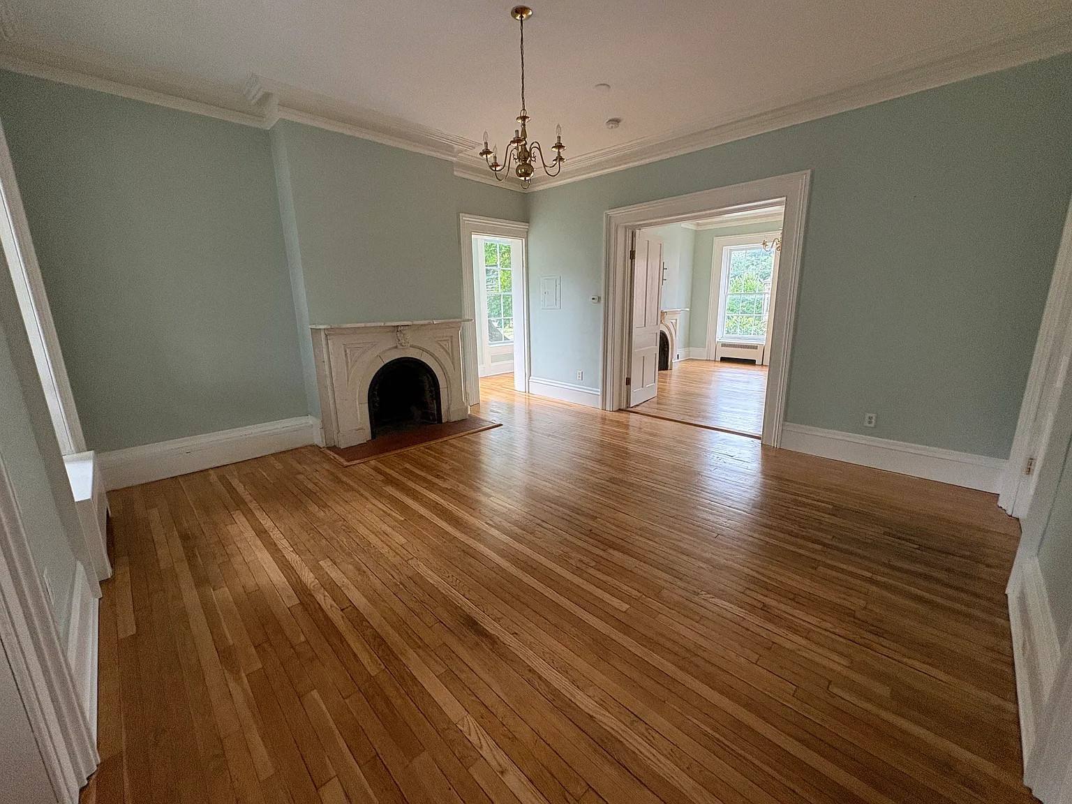 1 bed, 900 sqft, $1,800 — Photo 4