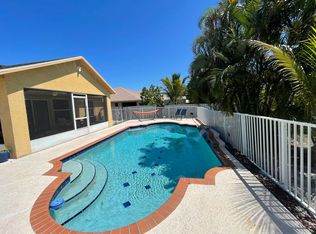 562 SE Walters Ter, Port Saint Lucie, FL 34983