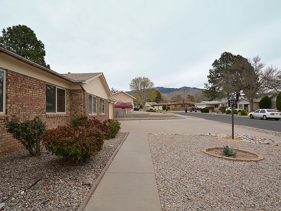 2nd image of 10601 Cielito Lindo Ave NE