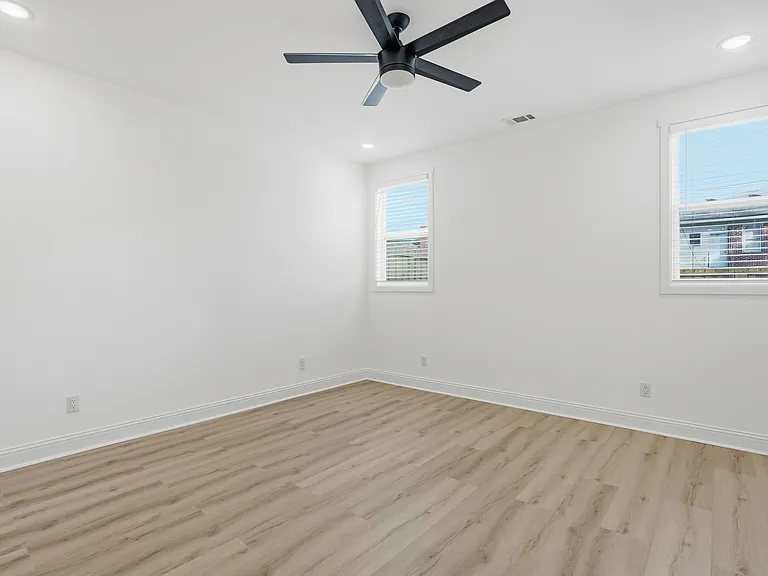1230 E Anderson St — Photo 19