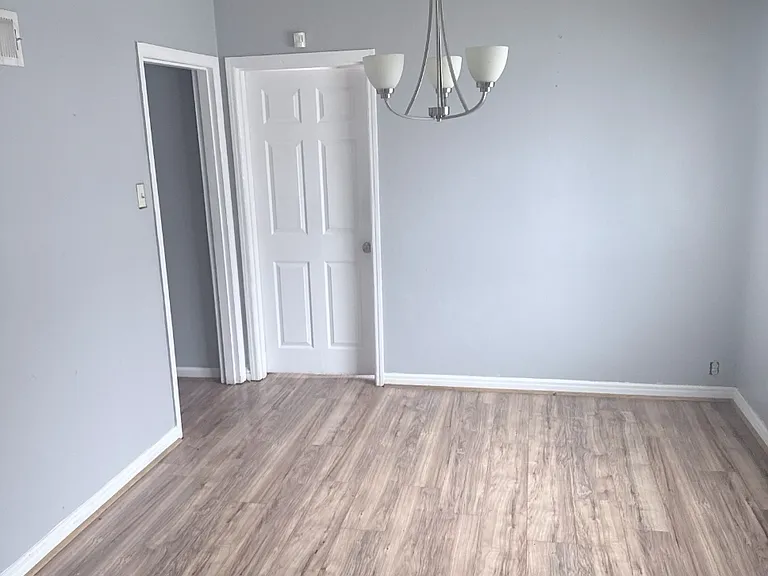 3495 Arden Ave — Photo 3