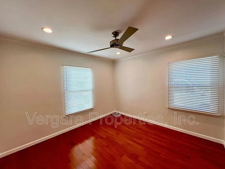 6531 W 85th St — Photo 18