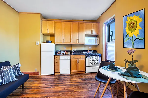 Sold by Compass | media 2