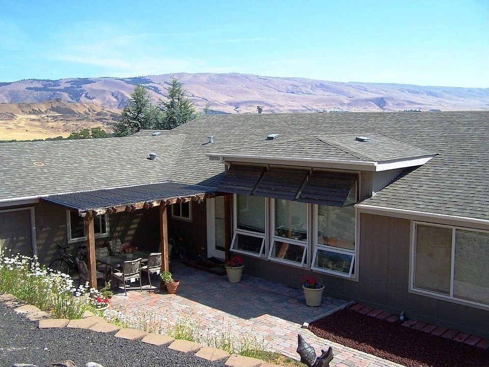 Pending: 1337 Sterling Drive, The Dalles, Oregon 97058