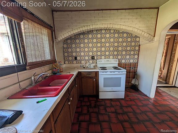 5th image of 25205 Inkster Rd
