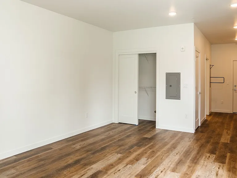 7448 N Saint Louis Ave — Photo 9