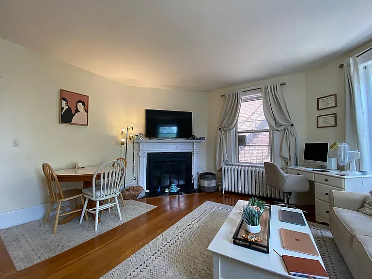 9 Braemore Rd #9