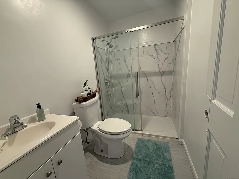 575 Bank St #206 — Photo 9