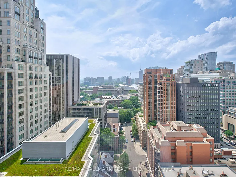 1166 Bay St #Penthouse 1 — Photo 38