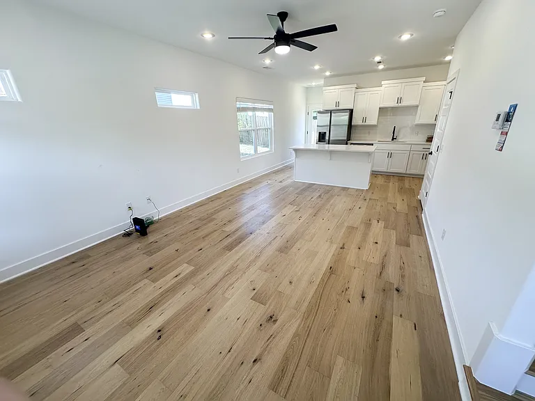 1254 W Hendrix St #2 — Photo 2