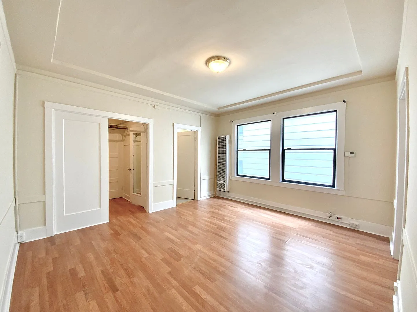 Large Closets In Russian Hill. Parking Available! Hardwood! — Photo 2
