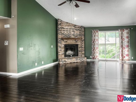 3rd image of 825 Driftwood Dr