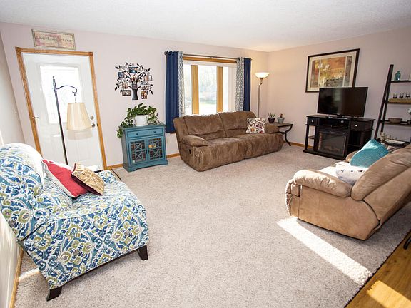 3rd image of 100 Centennial Ct