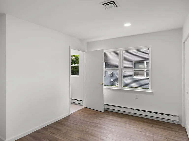 109 Huntington Dr — Photo 20