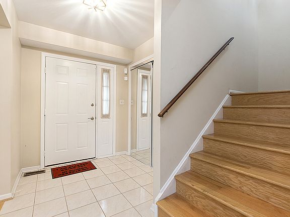 2nd image of 1437 Woodhollow Dr