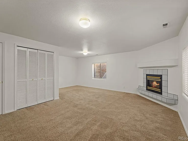6082 Colony Cir — Photo 21