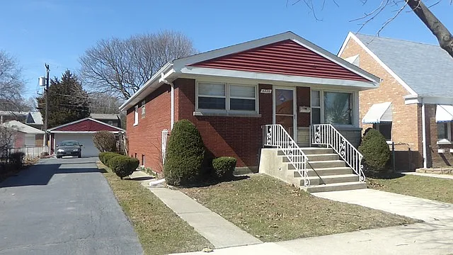 4220 Prairie Ave photo 1