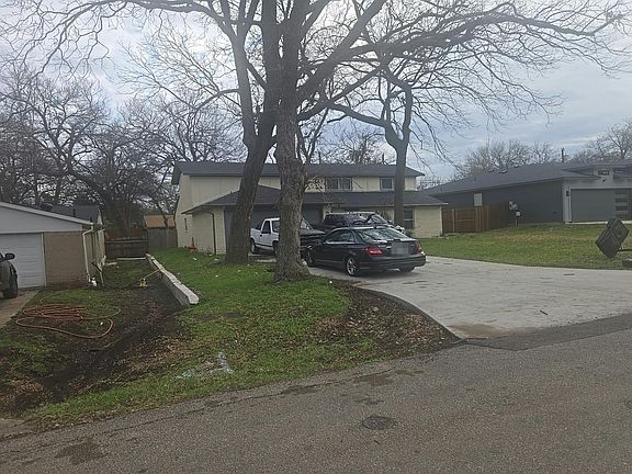 3rd image of 306 Linkview Dr