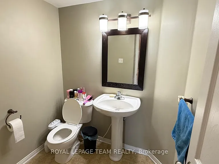 390 Crownridge Dr — Photo 11