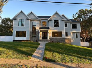 10 Dearborn Dr, Old Tappan, NJ 07675