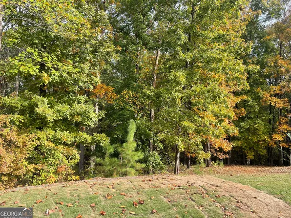 129 Riverbluff Dr, Lagrange, GA 30240
