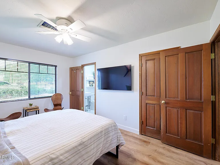 1708 E Montebello Ave — Photo 23