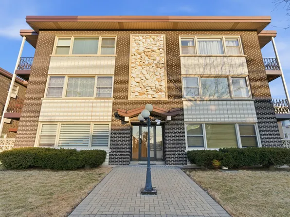 3001 Paris Ave APT 207, River Grove, IL 60171