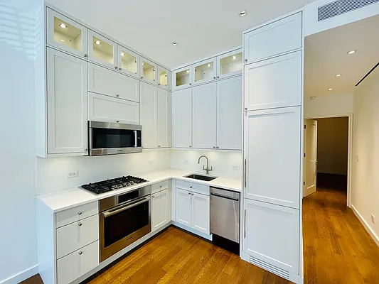 Rented by Mann Maurice A | media 23