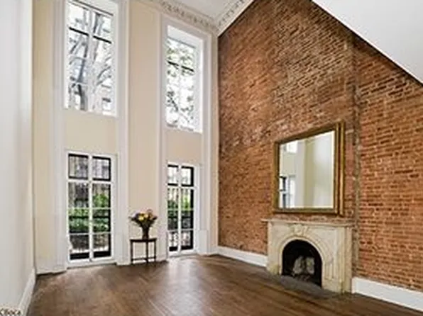 123 E. 10th Street image 1 of 1