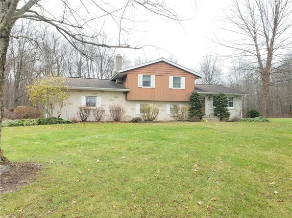 2525 Moores Corner Rd, Volant, PA 16156