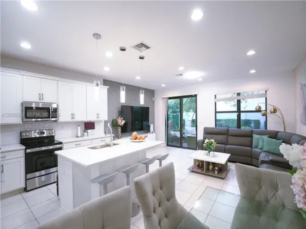 10111 Akenside Dr, Boca Raton, FL 33428