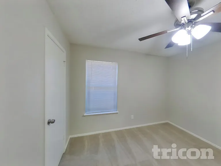 811 Young Dr — Photo 15