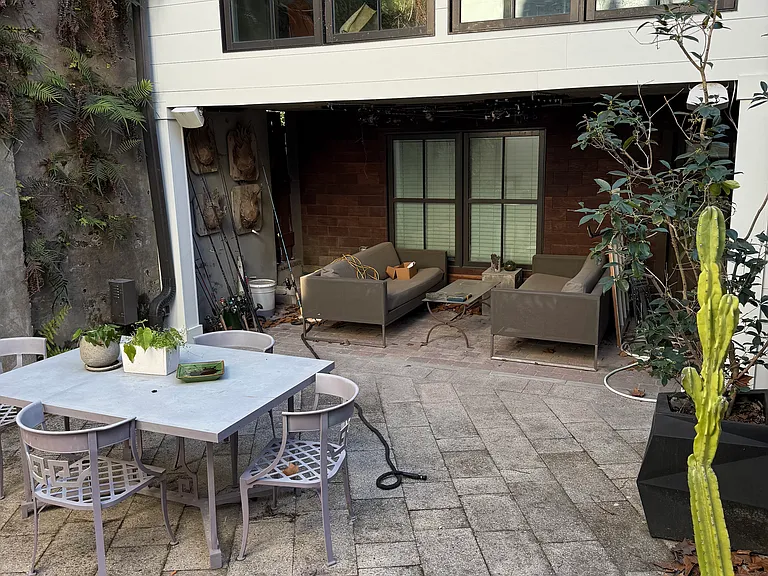 E Jones St — Photo 9