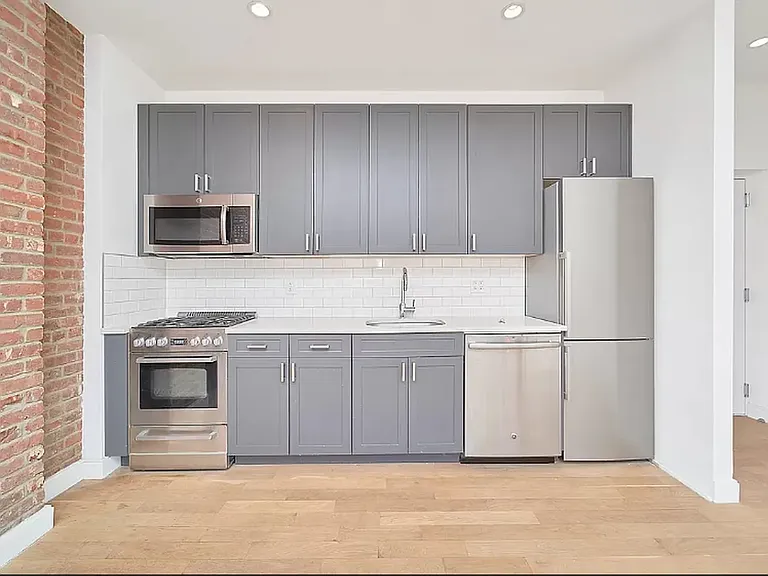 42 Market St #4B — Photo 2
