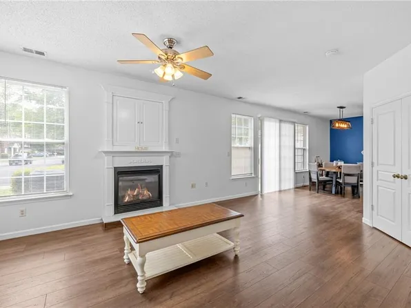 5800 Baynebridge Dr, Virginia Beach, VA 23464