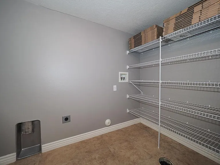 11776 S Grandville Ave #104 — Photo 24