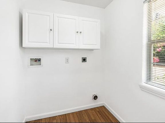 4th image of 2512 Demaret Dr