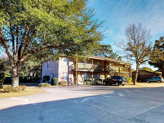 2nd image of 895 Silverwood Dr #6