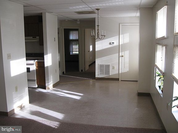 3rd image of 101 W South St APT 4B